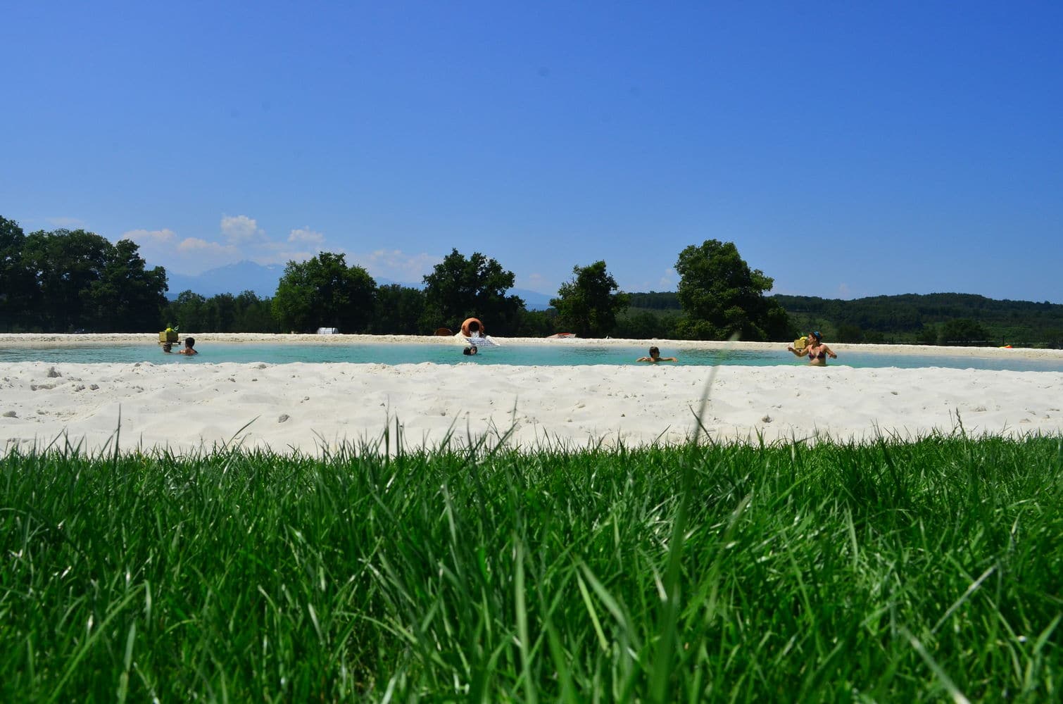 Un lagon-piscine unique en Midi-Pyrénées au Camoing de La Besse en Ariège