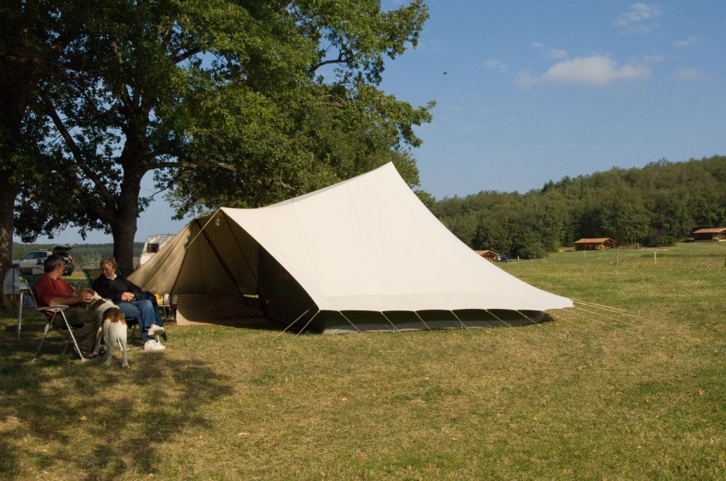 Location d'emplacement de camping en Ariège (Camping de La Besse)